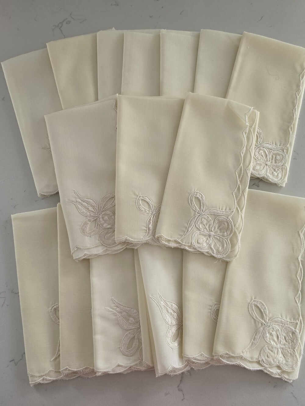 Vintage Floral Embroidered linen Cloth Napkins Set of 16 Ivory Scalloped Edge